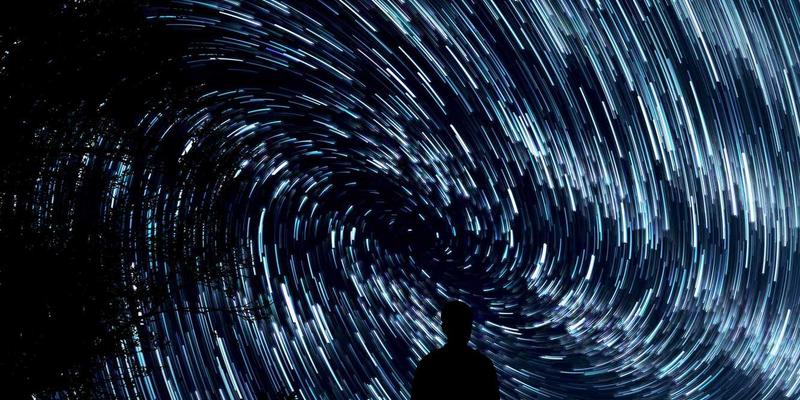 JOJO83013：当个人博客邂逅蒸汽波美学，打造赛博空间的数字幻境