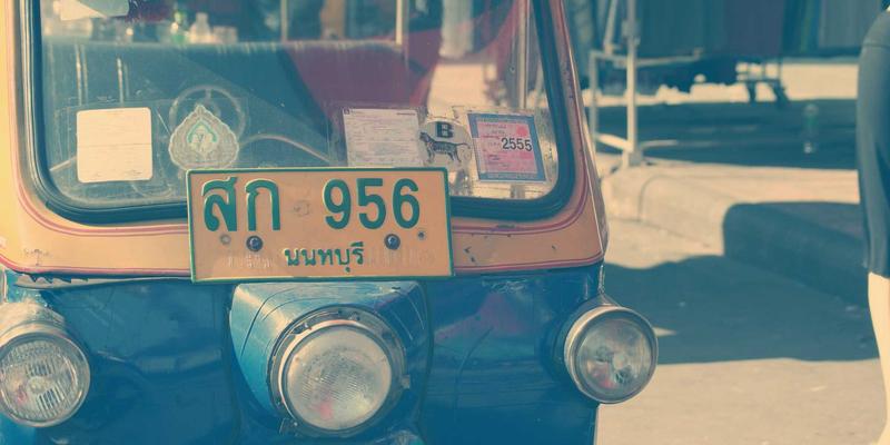 JOJO83069：解码蒸汽波美学下的数字世代生活方式